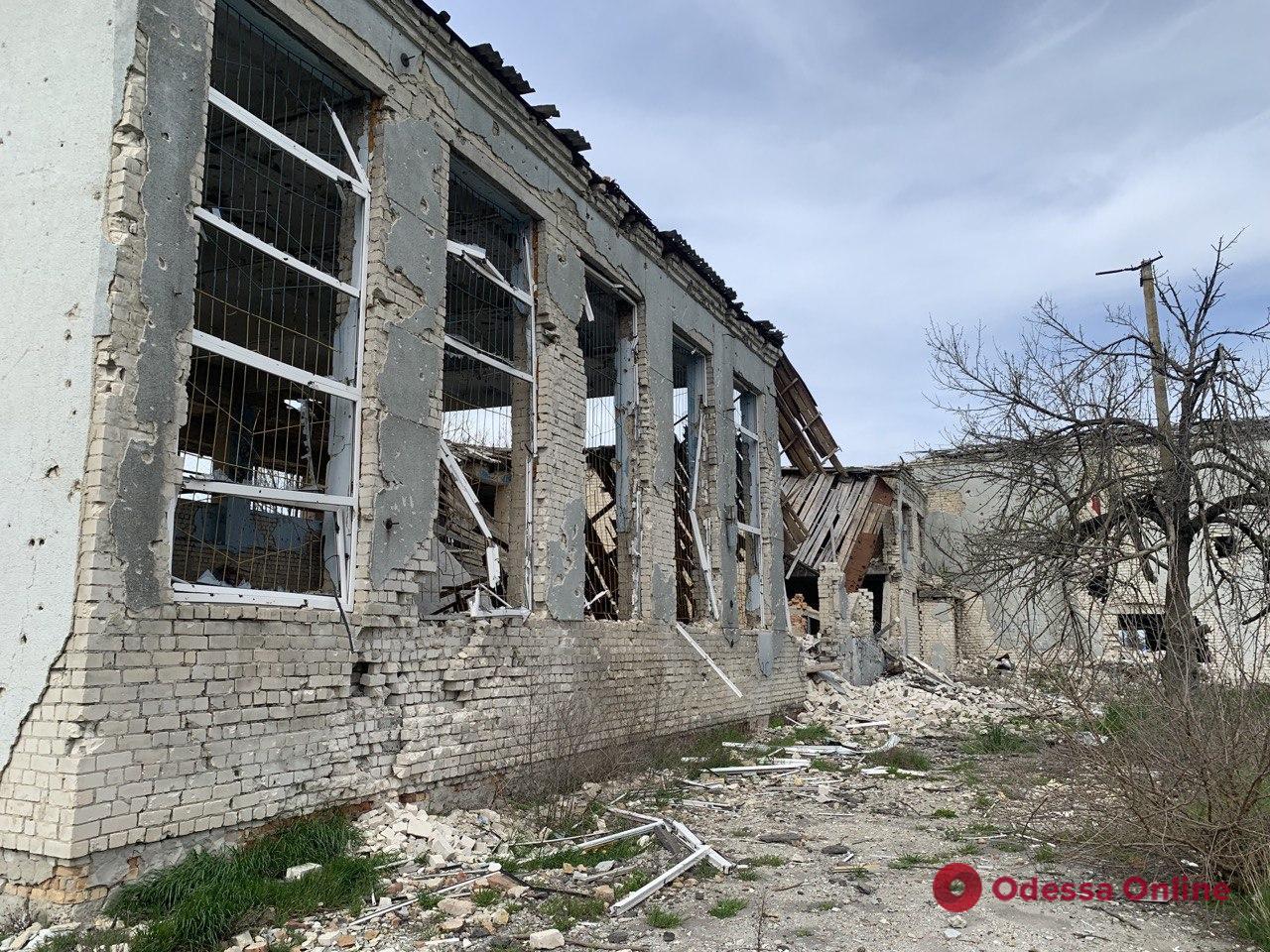 Хроніки звільнених територій: Посад-Покровське – без світла, води та газу, із 940 будинків лише 30 вцілили (фото)