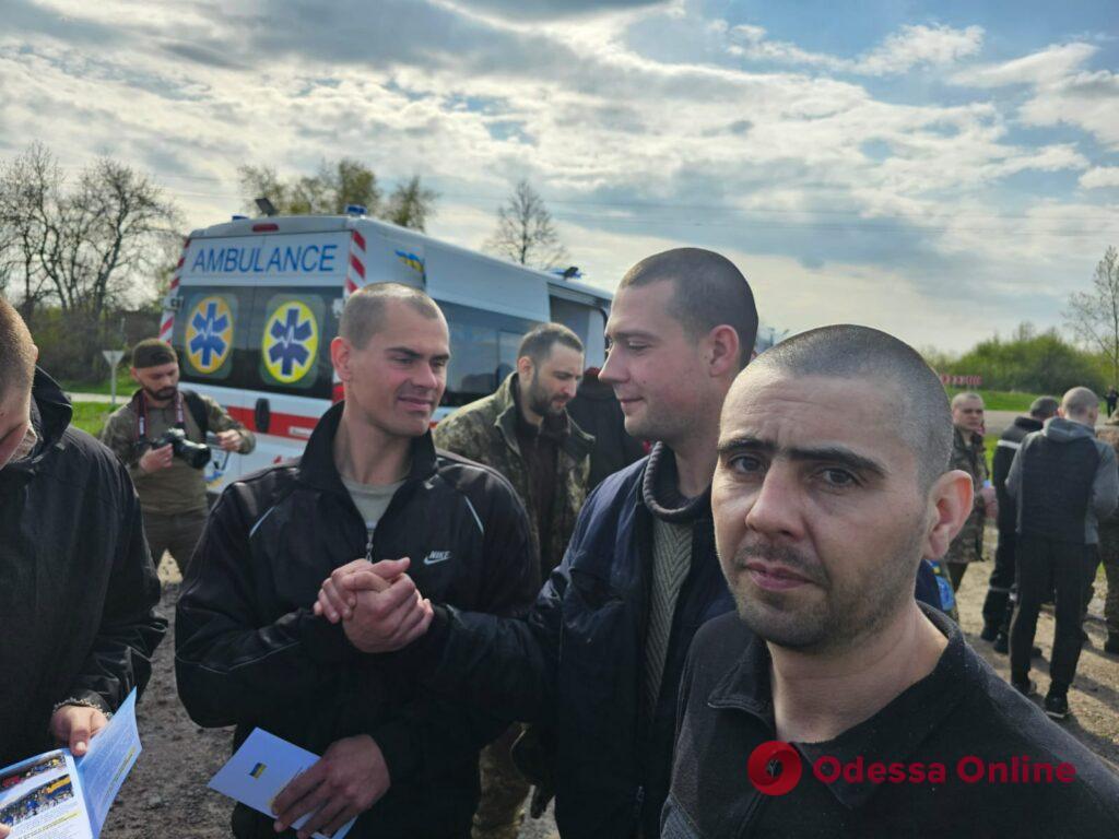 Состоялся очередной обмен пленными: домой вернулись 44 украинца