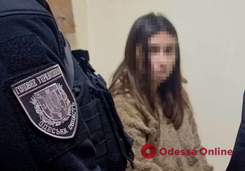 В Одессе задержали сутенершу, которая втягивала девушек в занятие проституцией