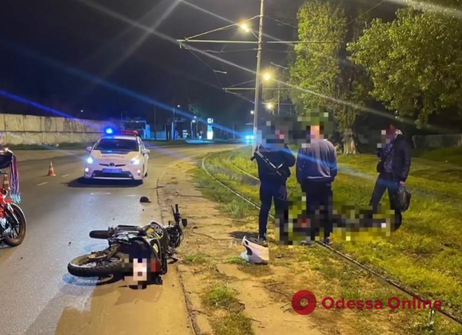 Одеса: мотоцикліст відправив пішохода до лікарні