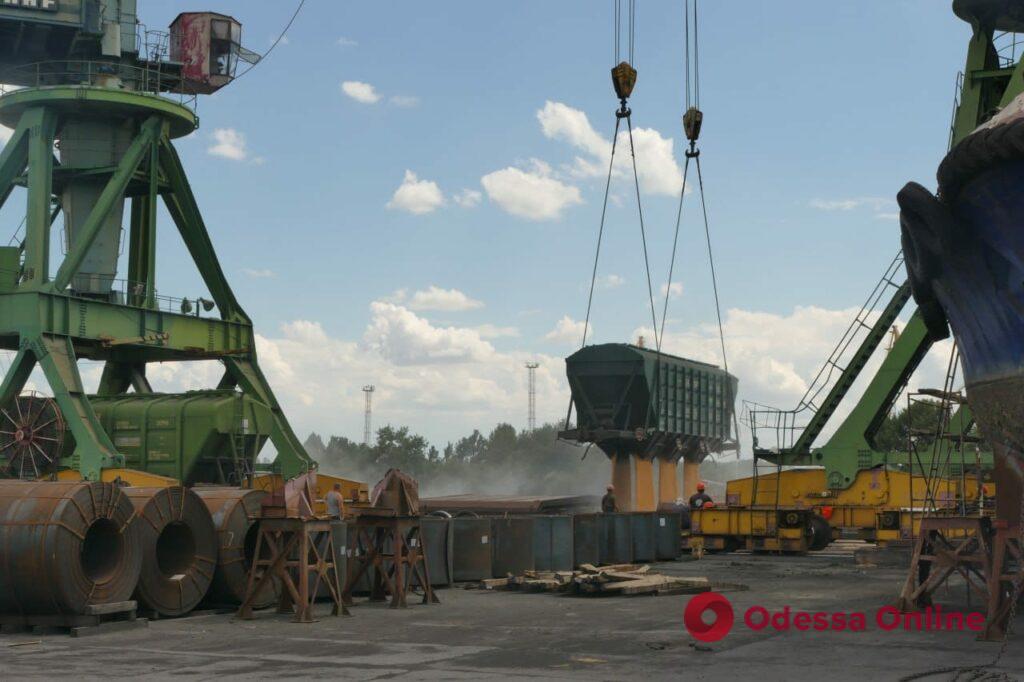 Морський порт на Одещині у рекордний термін виконав річний план з вантажопереробки