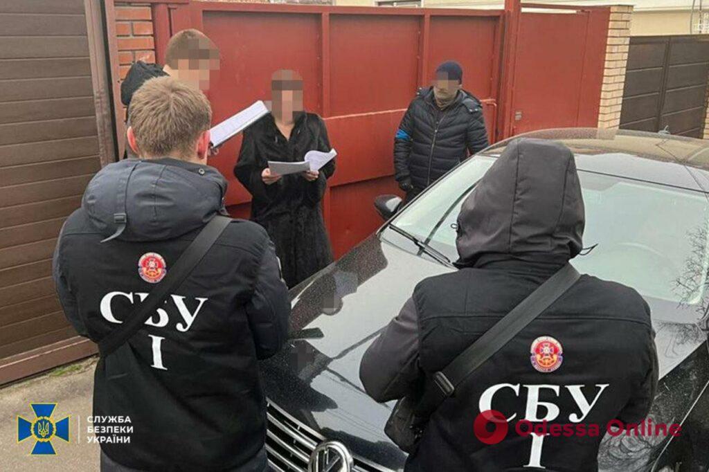 Поліція та СБУ затримали депутата Одеської облради та його дружину за заволодіння землею на 24 млн гривень