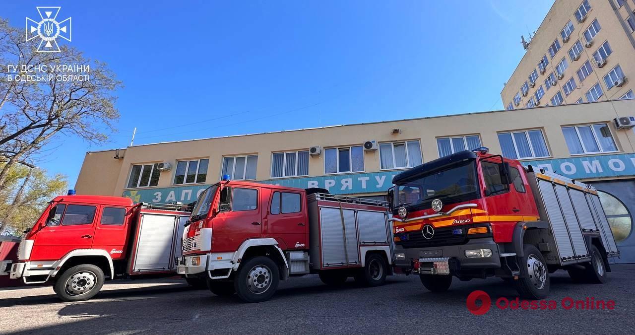 Одесские и херсонские спасатели получили от Норвегии спецавтомобили (фото, видео)