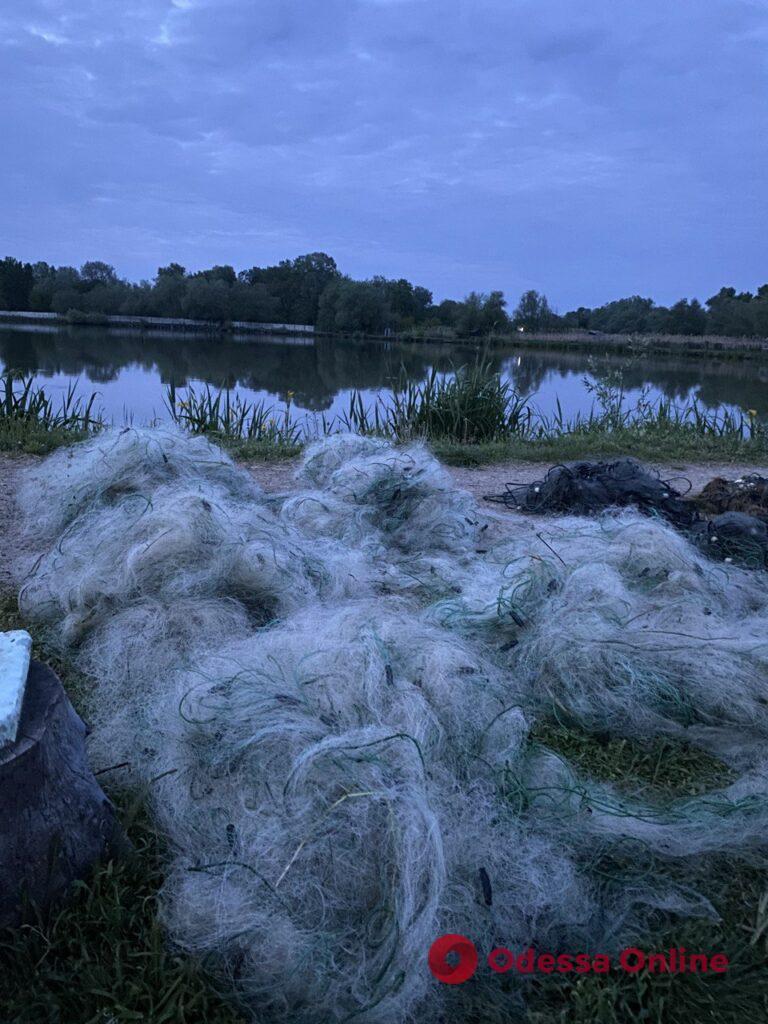 Незаконный вылов рыбы: за 2 дня работы инспекторы изъяли из водоемов Одесской области 4 км сеток