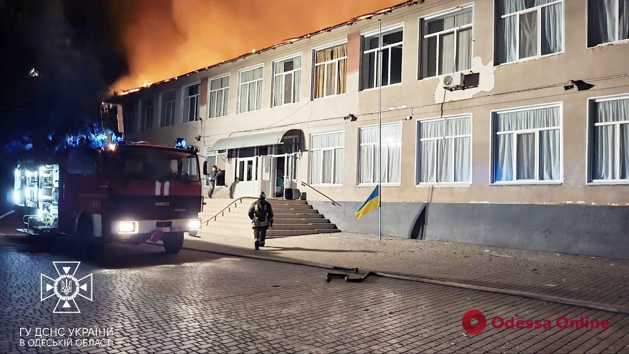 В Одесской области горел Татарбунарский лицей (фото)