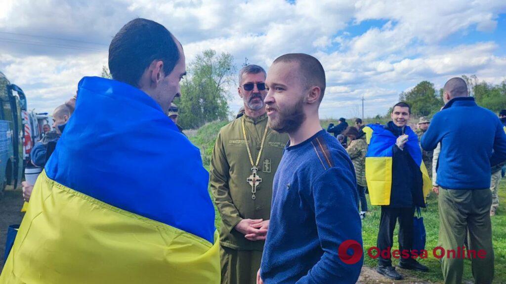 Из российского плена вернулись 45 украинцев