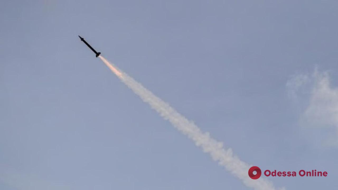 Сили ППО збили 23 з 25 ракет, випущених вночі окупантами по Україні