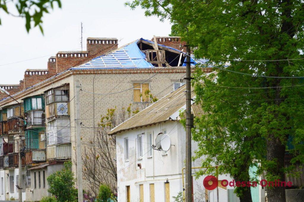 На Миколаївщині одеські волонтери ремонтують будинки, які постраждали внаслідок обстрілів (фото)