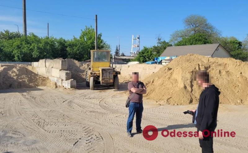 Організували незаконне видобування піску: в Одеській області затримали злочинну групу