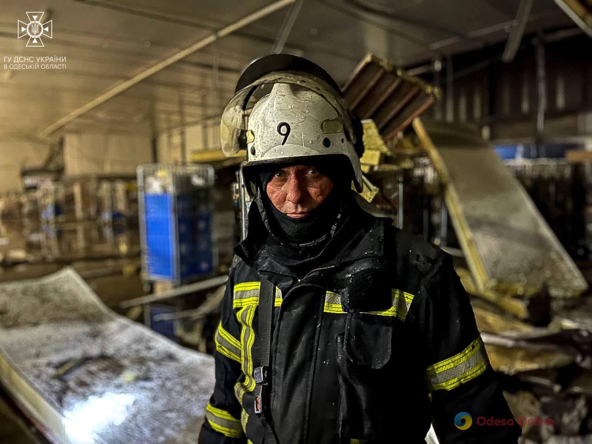 В Одессе в результате попадания «Калибра» в склад погибли люди, продолжается разбор завалов