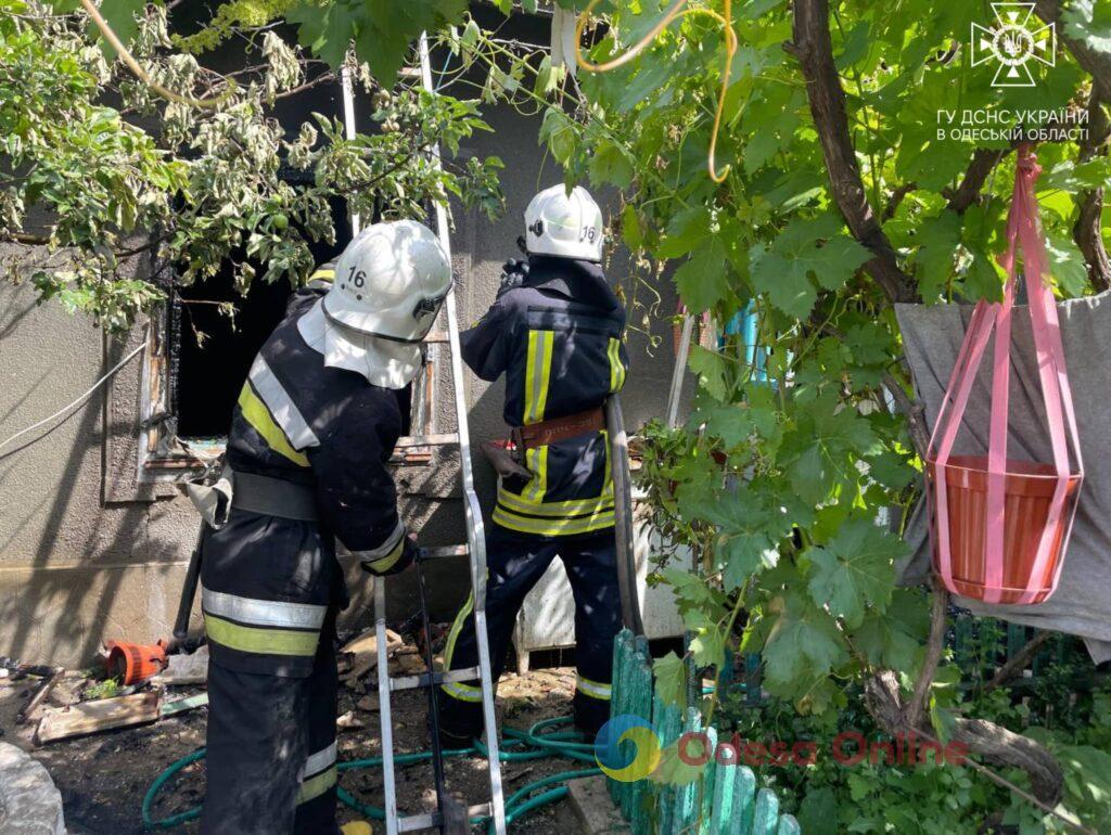 В Белгород-Днестровском районе едва не сгорел жилой дом (фото)