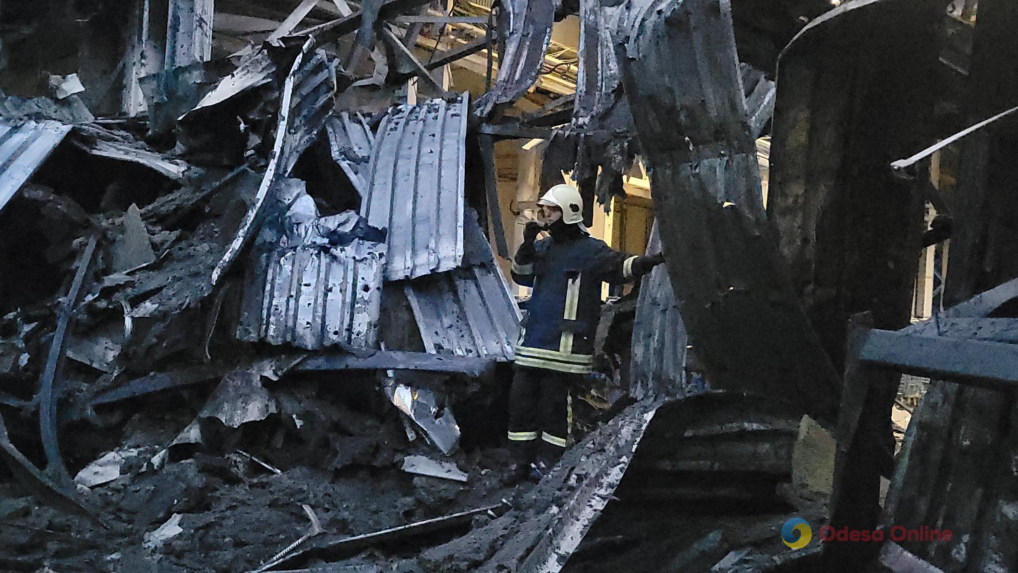 В Одессе в результате попадания «Калибра» в склад погибли люди, продолжается разбор завалов