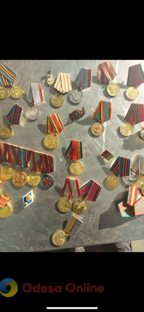 На Одещині через кордон намагалися незаконно вивезти орден та медалі часів Другої світової війни