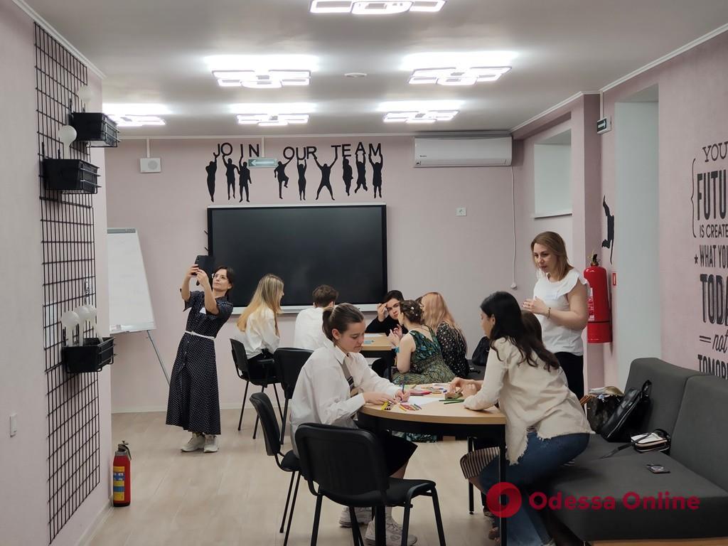 «Сильные вместе»: в Одессе стартовал проект психологической поддержки учеников, их родителей и педагогов
