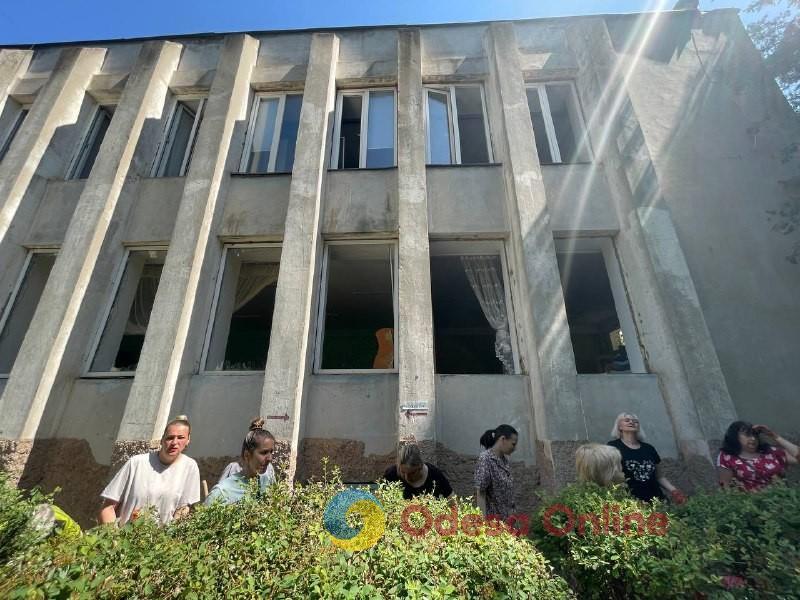 В Одесі через нічну атаку росіян пошкоджені дві школи і три садочки