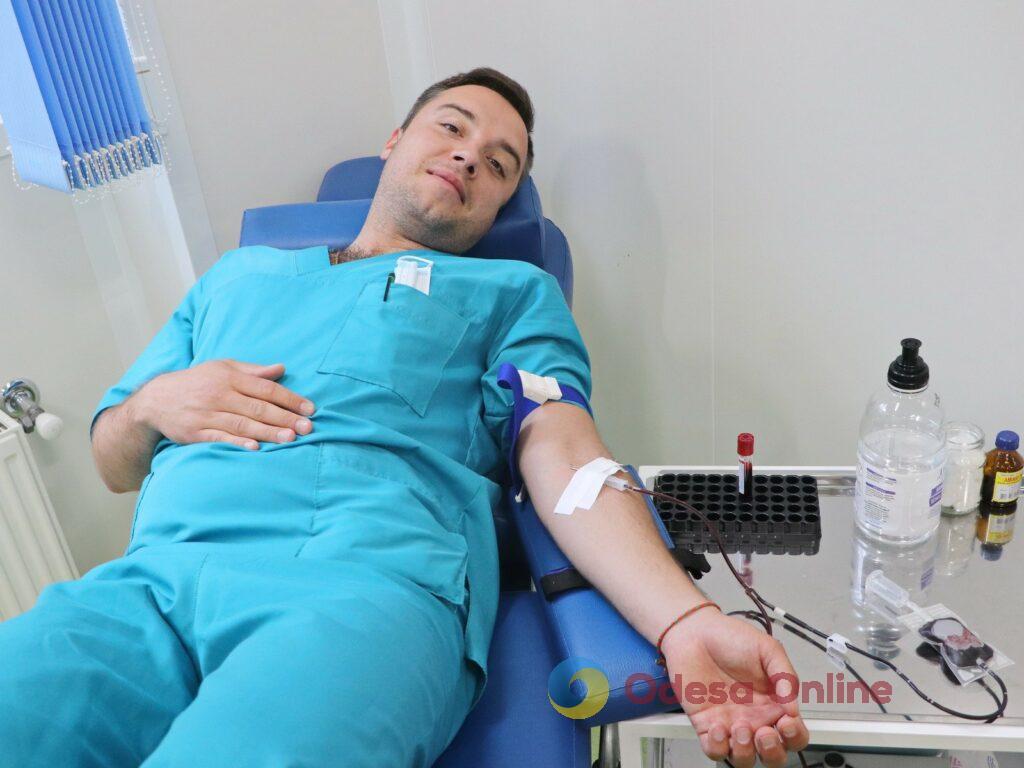 «Здай кров — врятуй життя»: за тиждень понад 100 співробітників медзакладів Одеси здали донорську кров (фото)