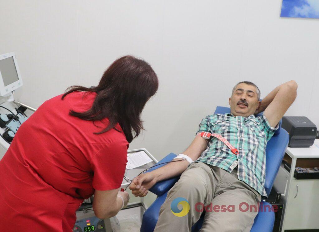 «Здай кров — врятуй життя»: за тиждень понад 100 співробітників медзакладів Одеси здали донорську кров (фото)