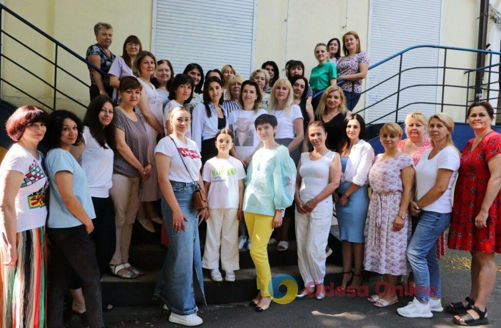 В Одесі привітали 7-річну Олександру Паскаль з перемогою на змаганнях з художньої гімнастики та вручили подарунки
