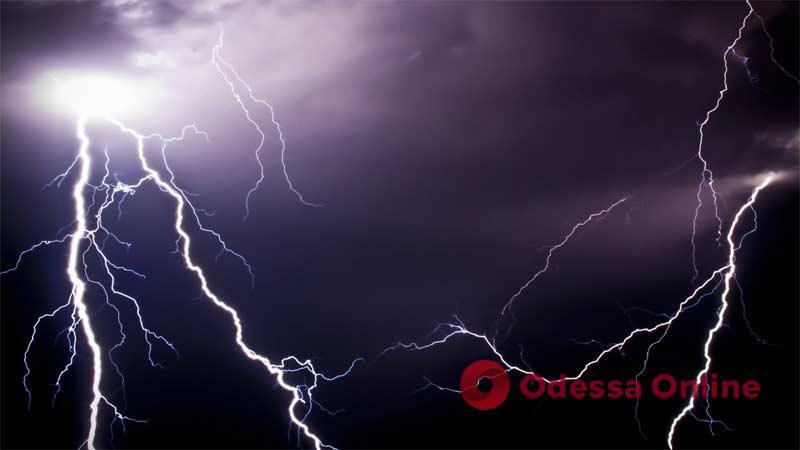 В Одессе и области на субботу объявили штормовое предупреждение
