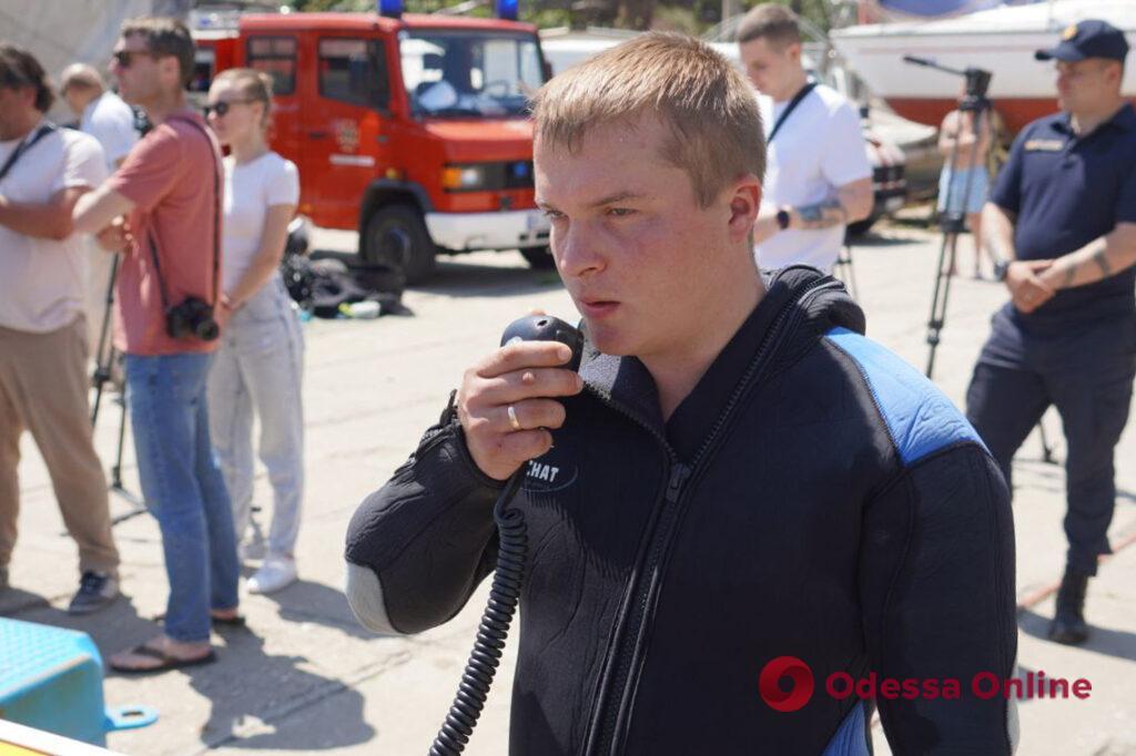 Врятували «постраждалого» та випробували нові дрони: як в Одесі проходило навчання водолазів-рятувальників (фоторепортаж)