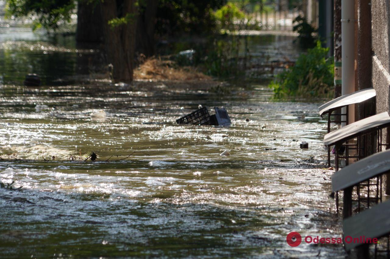 Затоплений Херсон після теракту на Каховській ГЕС (фото)