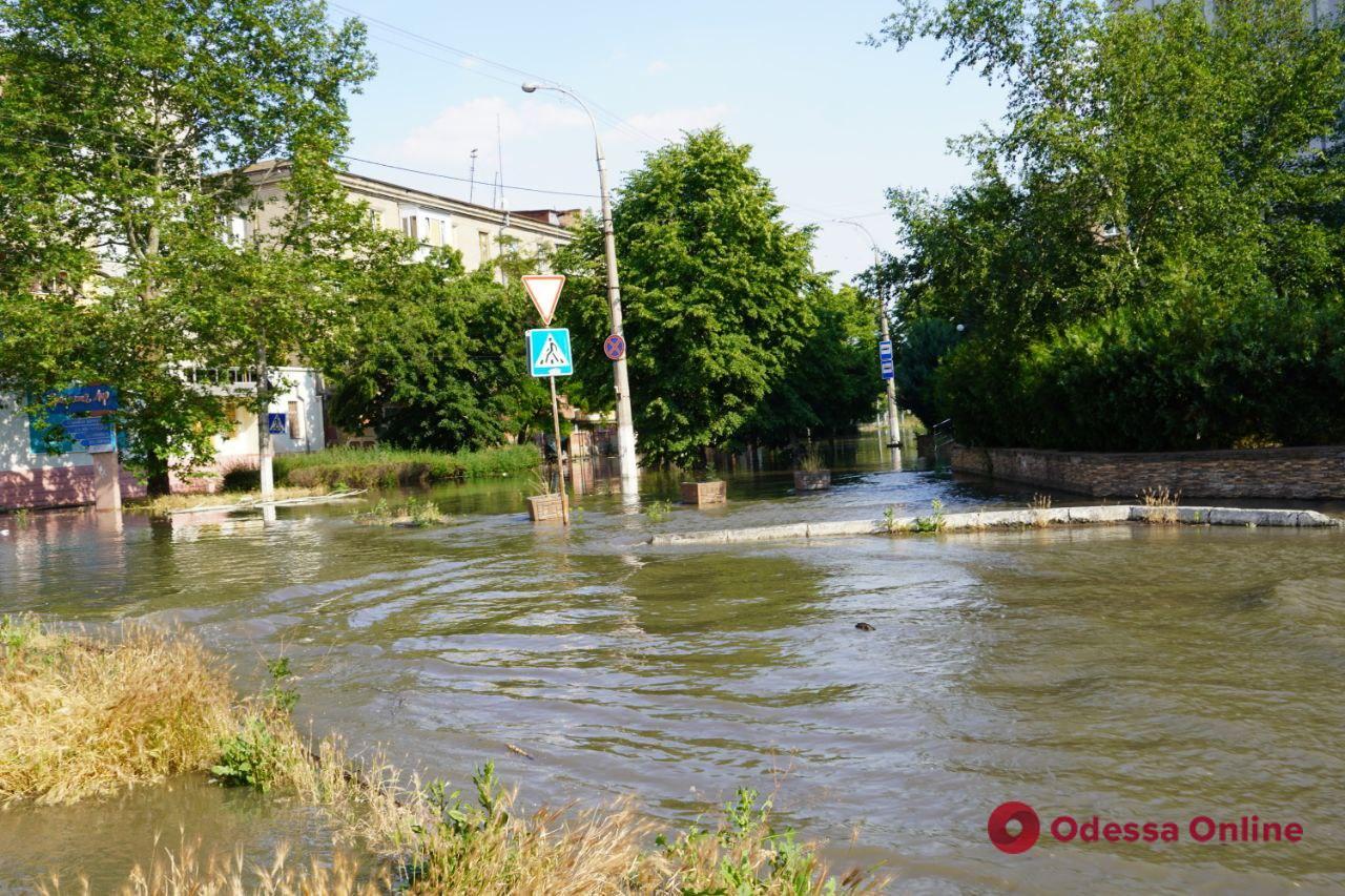 Затопленный Херсон после теракта на Каховской ГЭС (фото)
