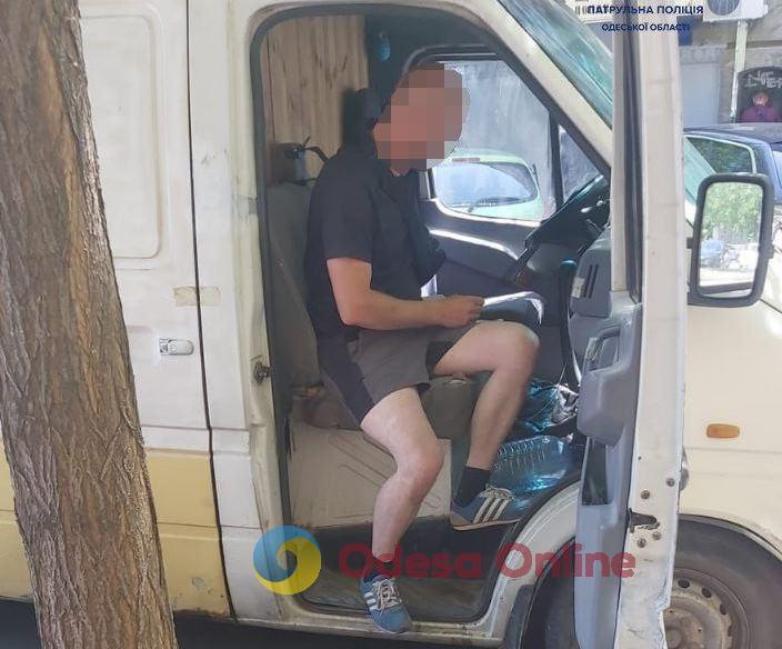 Велопатруль в действии: в Одессе инспекторы задержали мужчину, который перевозил наркотики