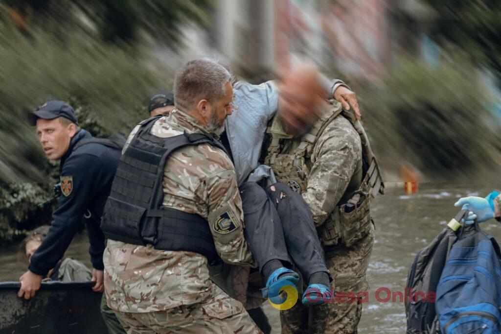 На Херсонщині росіяни обстріляли човен під час евакуації: троє загиблих, більше 20 поранених