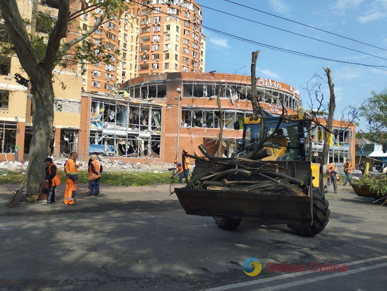 Последствия ночной атаки «Калибрами» на Одессу (фото, видео)