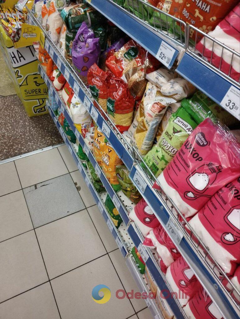 Бутилированная вода, сахар и гречка: обзор цен в одесских супермаркетах