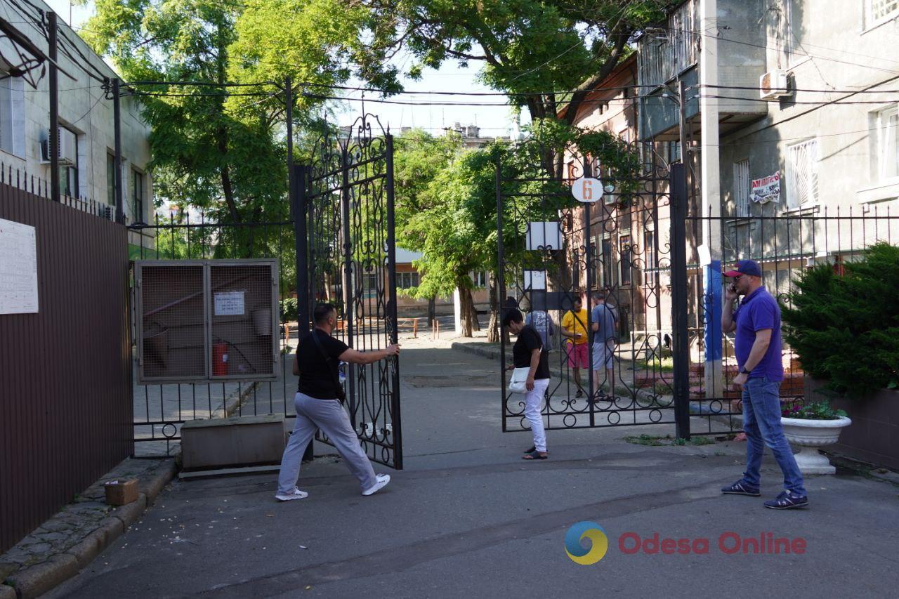Представники власника одеської «Староконки» знову не змогли потрапити до адміністрації – вони планують звертатися до президента
