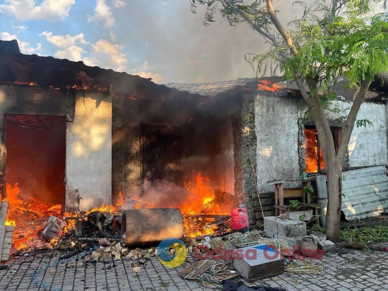 На Одещині чоловік отримав опіки, коли самотужки намагався загасити пожежу у будинку