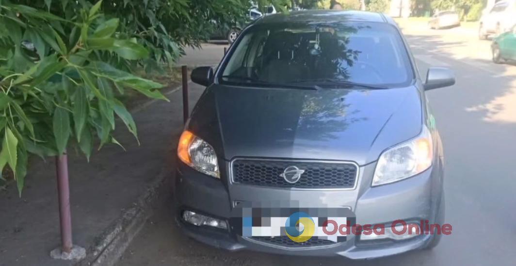 В Одессе автомобиль Ravon сбил пешехода на переходе