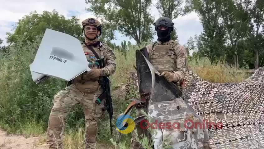 Одесские пограничники показали, как ночью сбили над морем российский дрон-камикадзе (фото, видео)