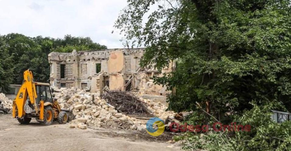 Власник зруйнованого маєтку Гавсевича передав до ОВА проект відновлення пам’ятки архітектури 