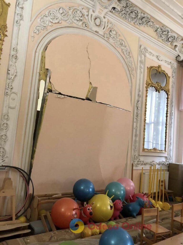 В Одесі пошкоджені 5 дитячих садків та 4 школи внаслідок нічної атаки рф (фото)