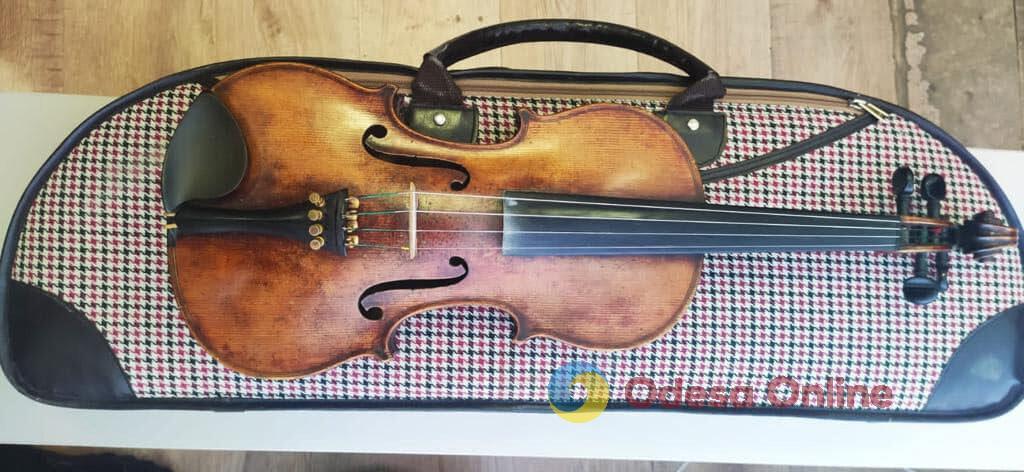 Из Одесской области за границу пытались вывезти скрипку Страдивари