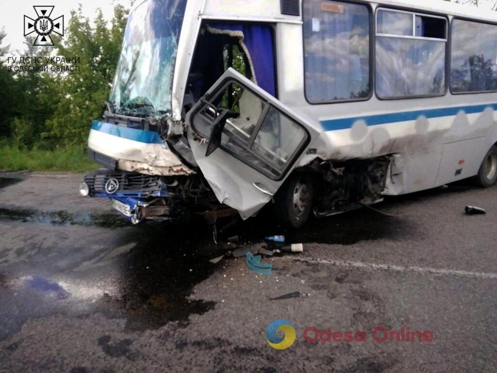 В Одесской области произошло ДТП с участием маршрутки: погиб водитель легковушки (обновлено)