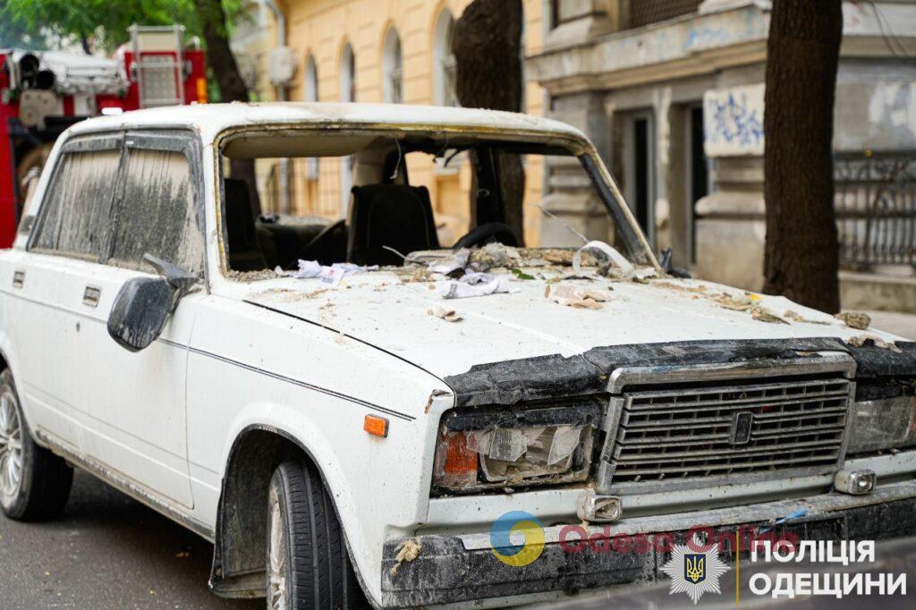 Полицейские документируют последствия ночной атаки со стороны россии