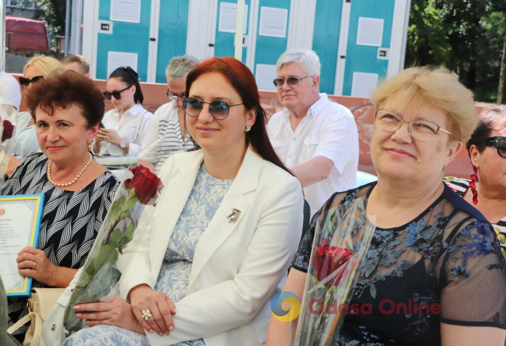 День медработников: мэр Одессы поздравил медиков с праздником и вручил почетные награды