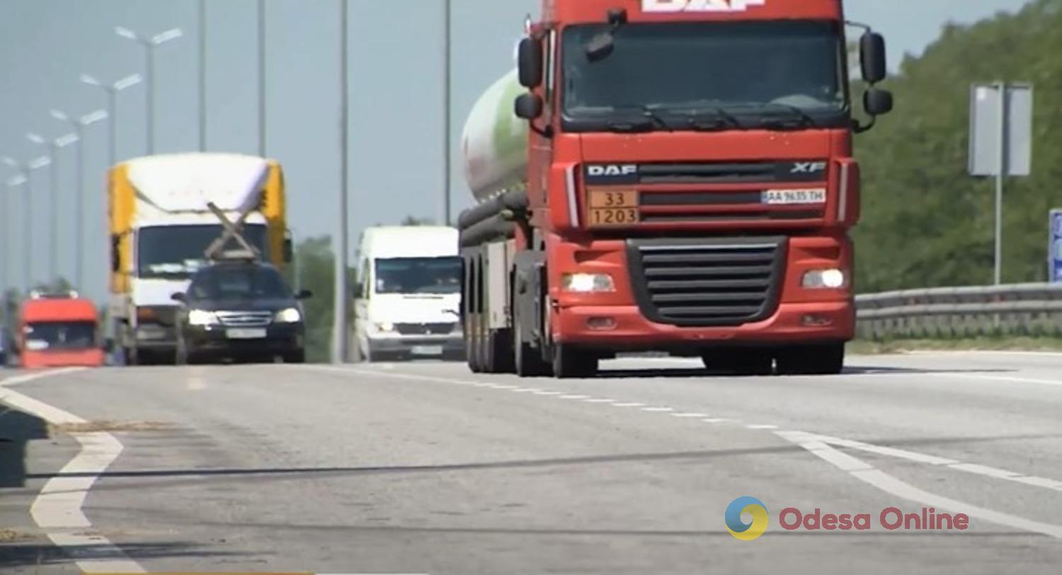 В Одесской области из-за жары ограничат движение грузовиков