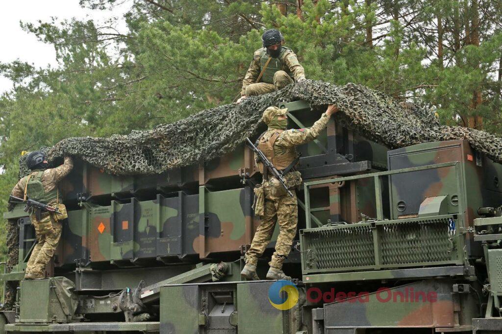 День тих, хто захищає небо: Зеленський привітав військовослужбовців з Днем Зенітних ракетних військ