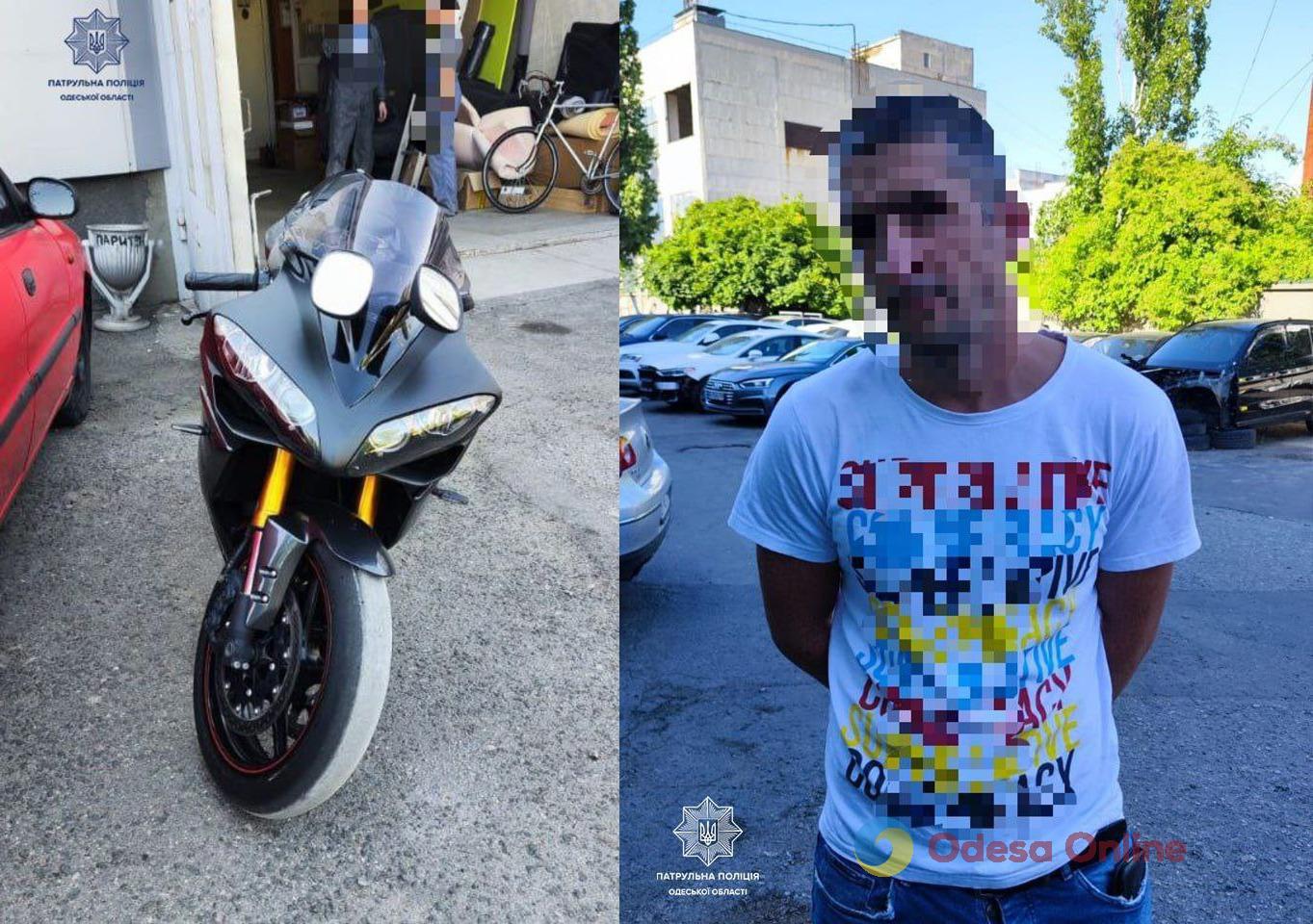 В Одесі з погонею ловили мотоцикліста-порушника