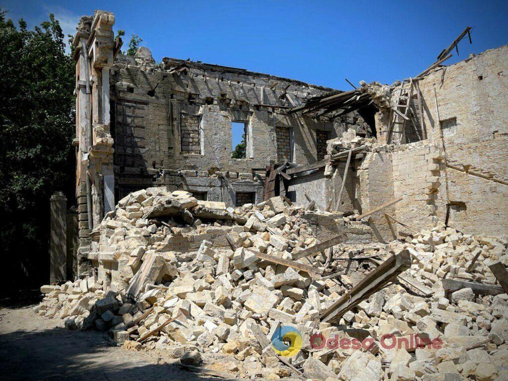 «Это произвол»: мэр Одессы прокомментировал демонтаж столетнего здания возле парка Шевченко (фото, видео)