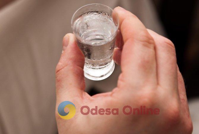 В селе в Одесской области трое людей скончались от отравления водкой неизвестного происхождения