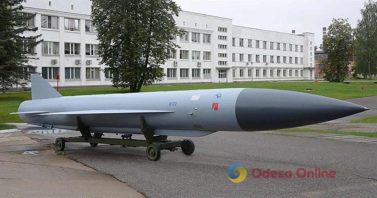 Випущені по Одесі ракети Х-22 могли влучити у військові об’єкти хіба що випадково, – Міноборони