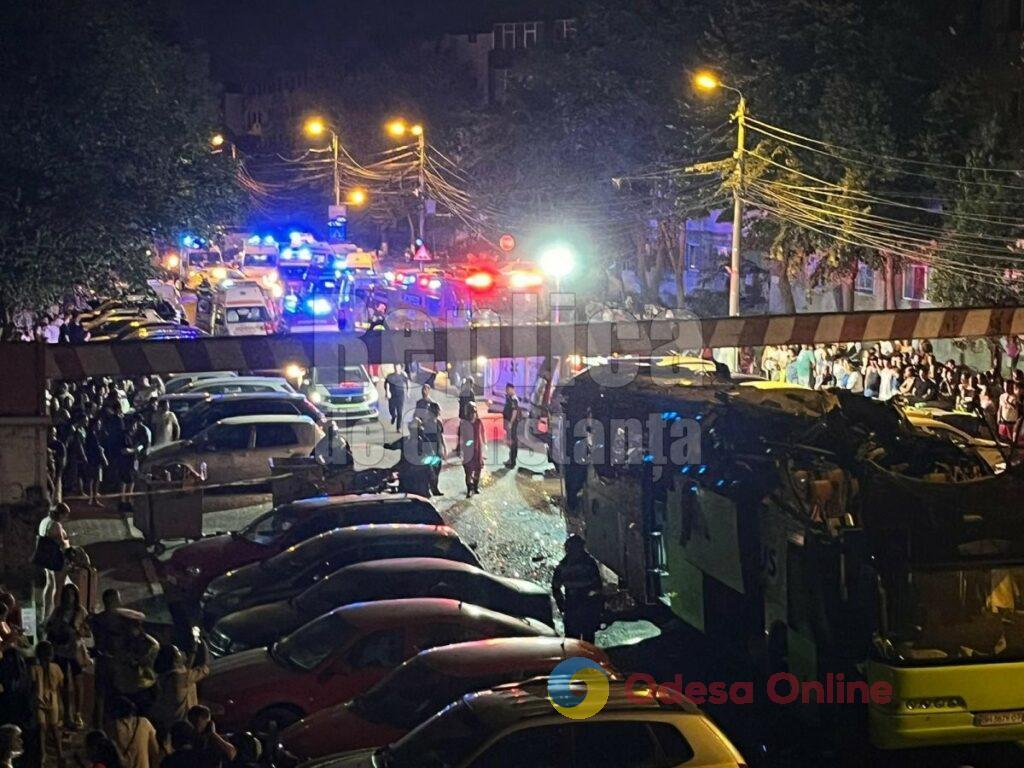 У Румунії автобус з українцями потрапив у ДТП (фото) У Румунії автобус з українцями потрапив у ДТП (фото)