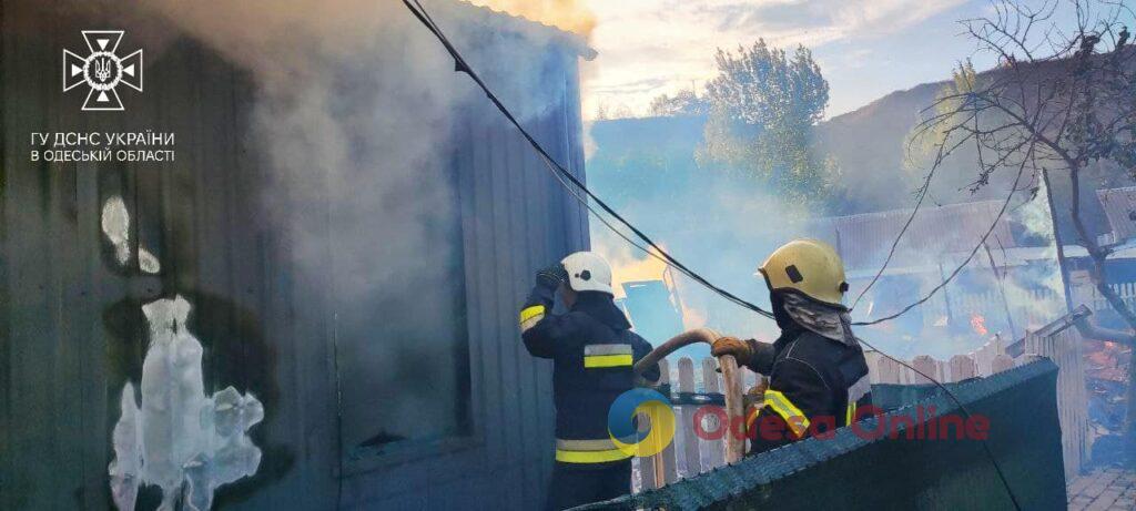 Під Одесою горіла база відпочинку (фото)