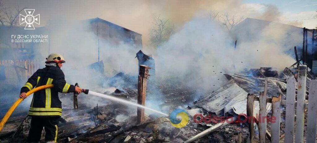 Під Одесою горіла база відпочинку (фото)