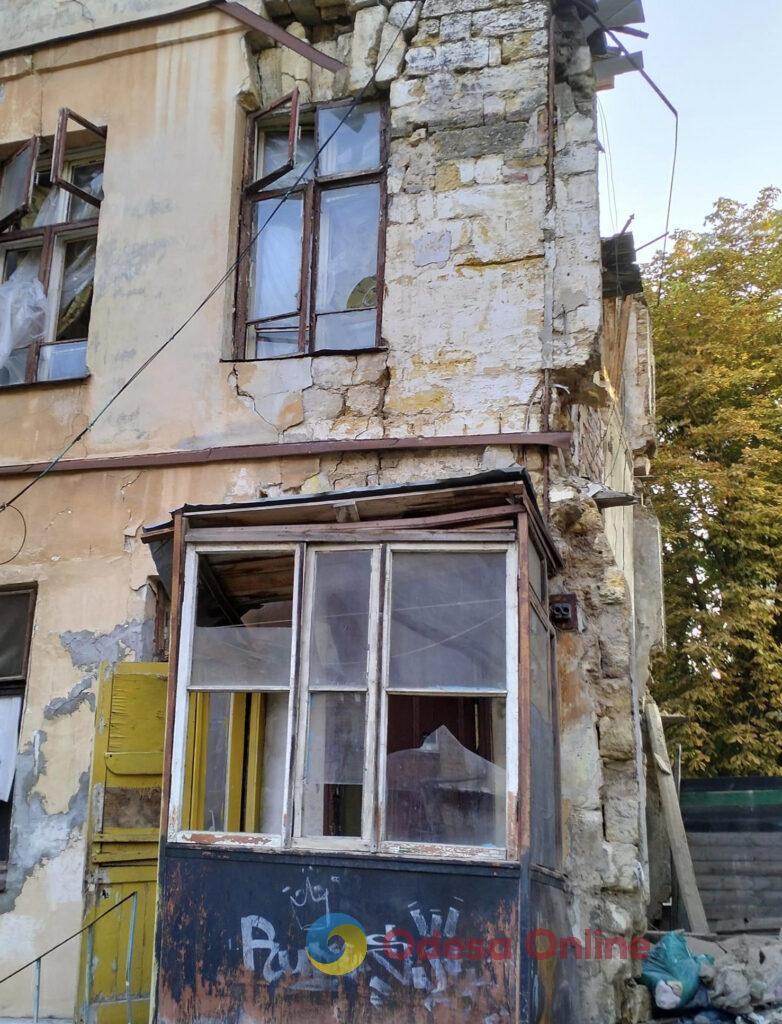 В Одесі на вулиці Базарній впала фасадна стіна житлового будинку